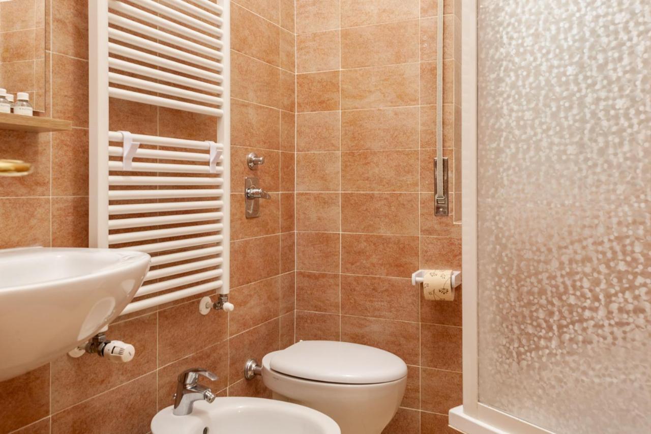 Bnbutler - Pellegrino Rossi, 42 - Ampio E Comodo Per 5 Milan Exterior photo